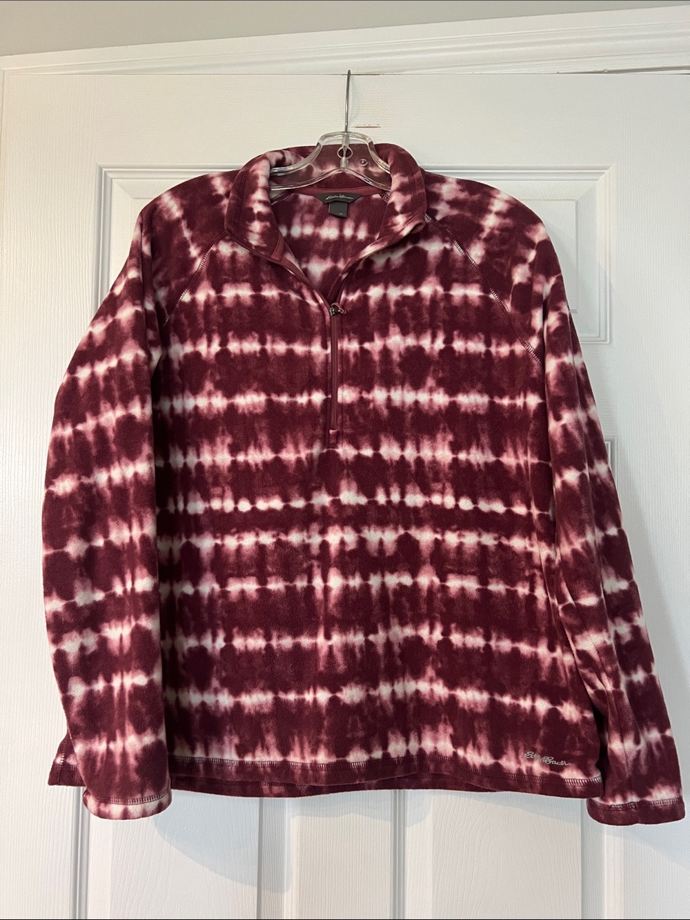 🌷6/$20🌷Eddie Bauer Maroon and White Tie-Dye V-Neck Sweater
